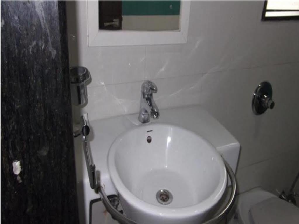 Oyo 24197 Saptaruchi Hotel Pimpri-Chinchwad Exterior photo
