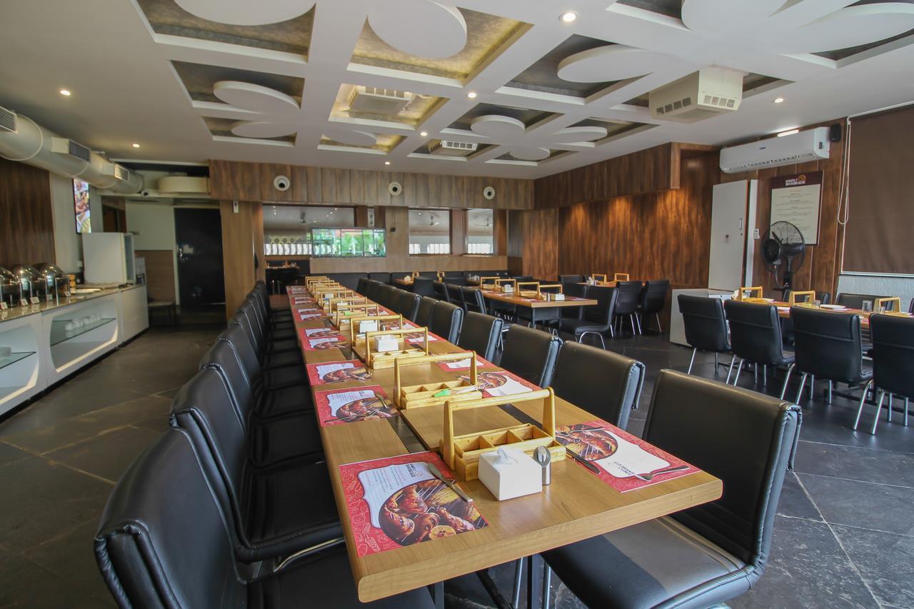 Oyo 24197 Saptaruchi Hotel Pimpri-Chinchwad Exterior photo
